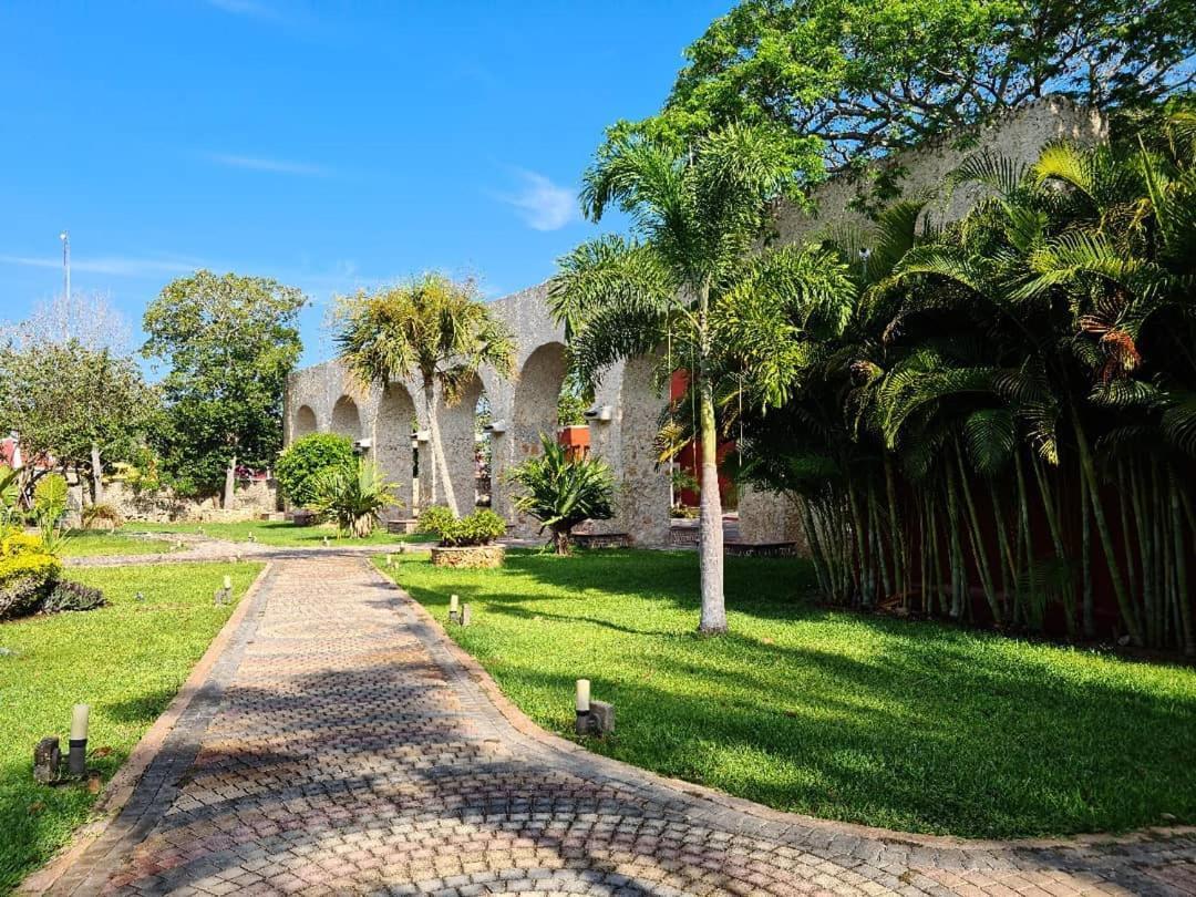 Hacienda Santa Cruz Merida Bagian luar foto